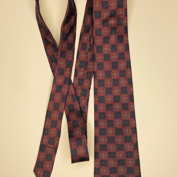 Striking Silk Red and Blue Givenchy Necktie - Picture 2 of 9